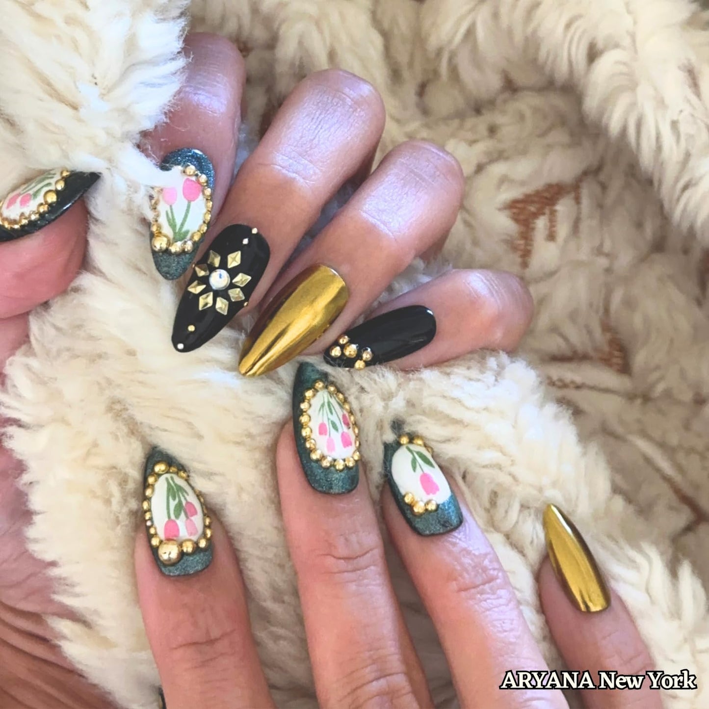 ARYANA NEW YORK Handmade Press On Nails - Flower Collection